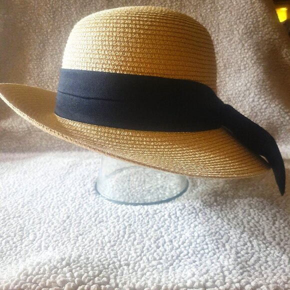 Accessories - NWOT Women's Wide Brim Beach Sun Straw Hat w/Black Ribbon - OS